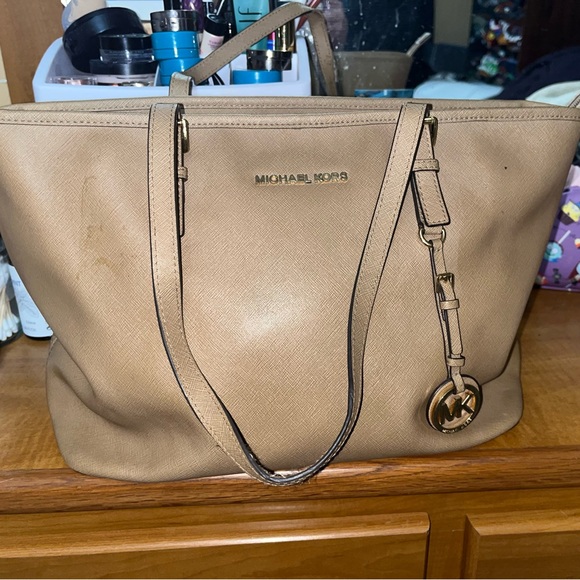 Michael Kors Purse - Picture 4 of 11
